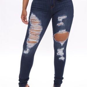 FashionNova: Don’t Worry Babe Distressed Skinny Jean - Dark Wash